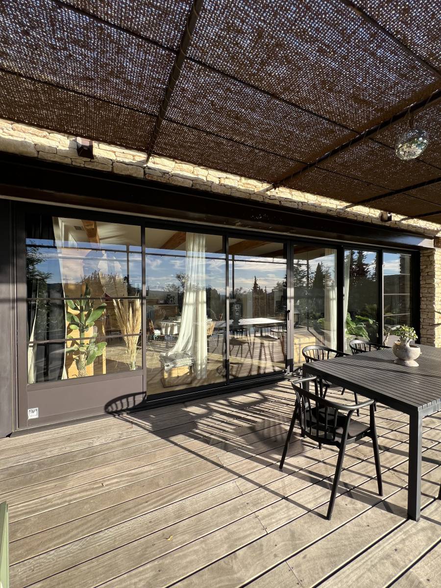 Installateur de menuiseries en aluminium, l'entreprise Savoir Fer intervient dans tous le Vaucluse (84)
