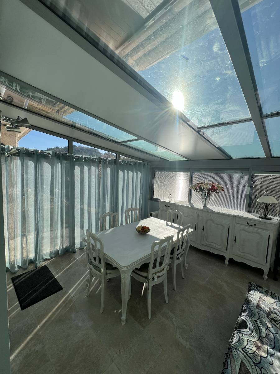 Véranda en aluminium, sur mesure en ferronnerie d'art – Une création unique pour notre client à Gargas (84)