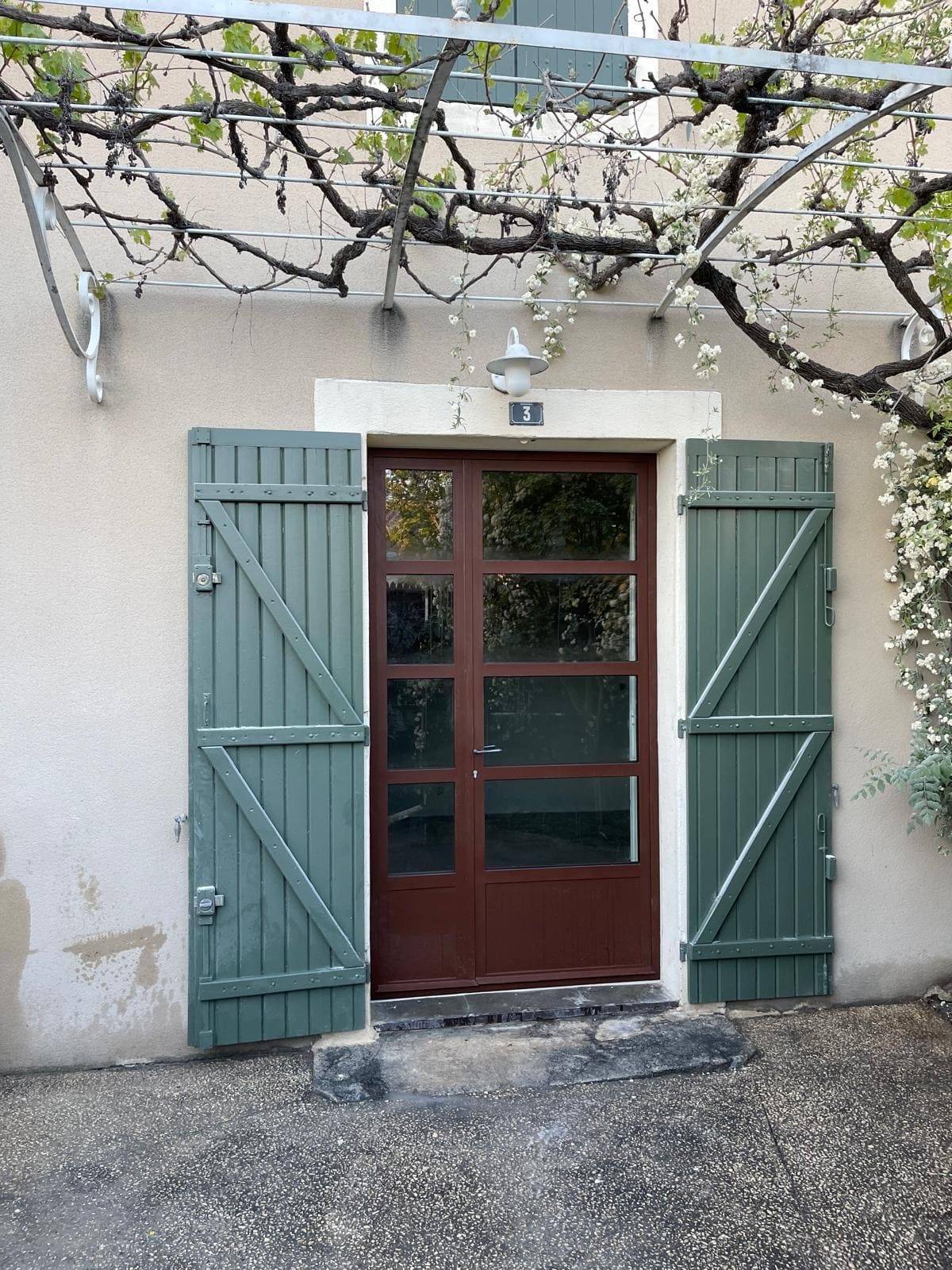 Fabrication et Pose de Portes d'Entrée sur Mesure en Acier – Personnalisation Totale
